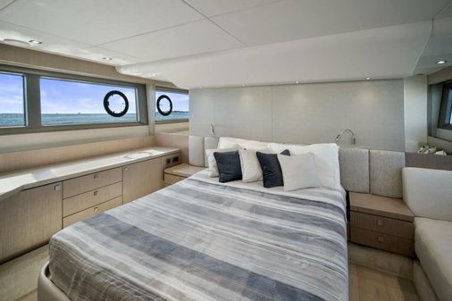 Sunseeker Manhattan 52 image