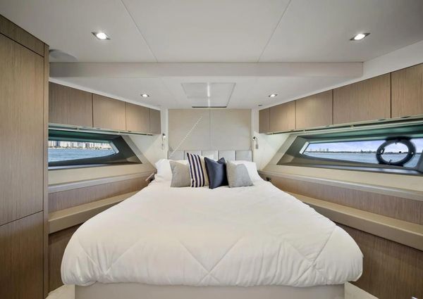 Sunseeker Manhattan 52 image