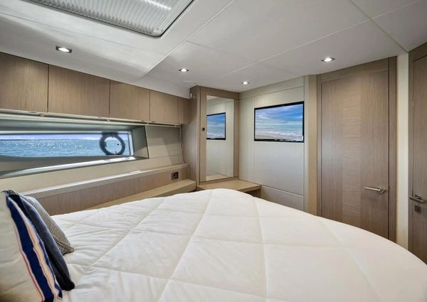 Sunseeker Manhattan 52 image