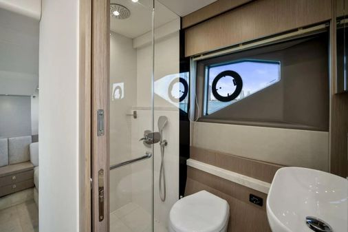 Sunseeker Manhattan 52 image