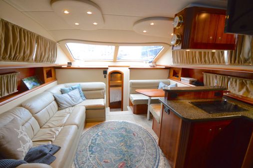 Cruisers Yachts 415 Express Motoryacht image