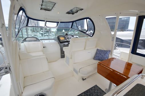 Cruisers Yachts 415 Express Motoryacht image