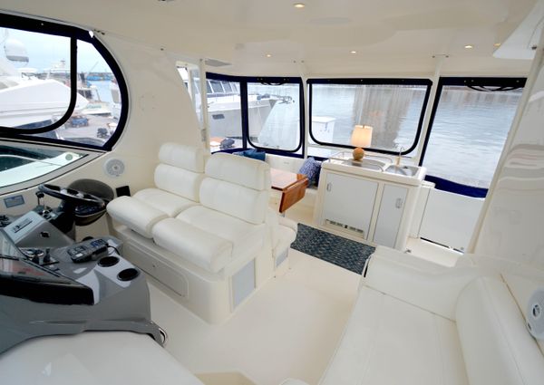 Cruisers Yachts 415 Express Motoryacht image