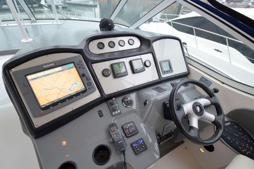 Cruisers Yachts 415 Express Motoryacht image