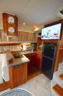 Cruisers Yachts 415 Express Motoryacht image