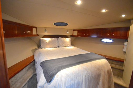 Cruisers Yachts 415 Express Motoryacht image