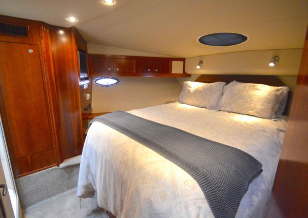 Cruisers Yachts 415 Express Motoryacht image