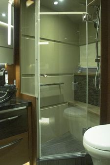Sea Ray L650 image