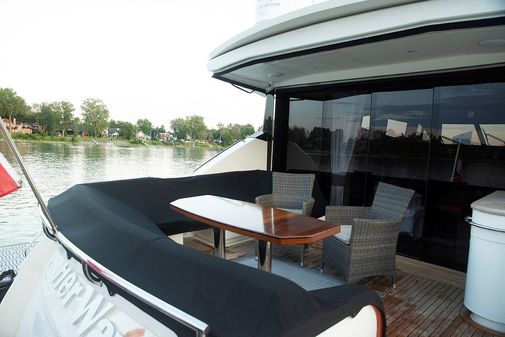 Sea Ray L650 image