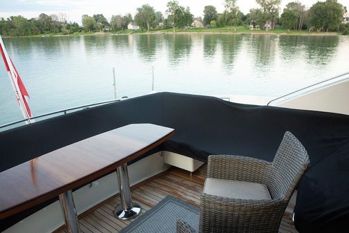 Sea Ray L650 image