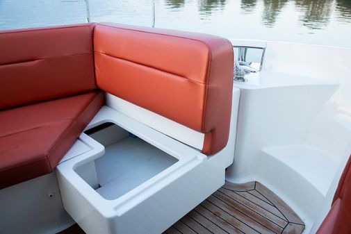 Sea Ray L650 image