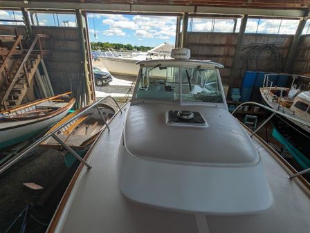 Hunt Yachts Surfhunter 33 image