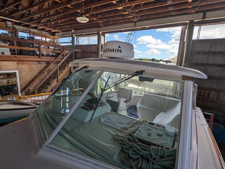 Hunt Yachts Surfhunter 33 image