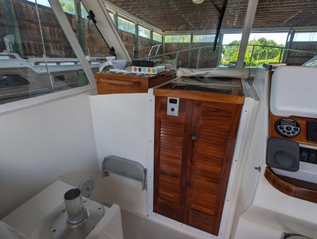 Hunt Yachts Surfhunter 33 image