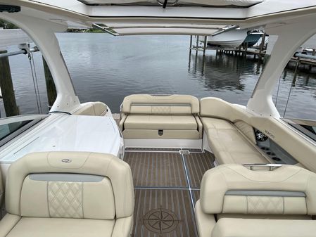 Regal 3300 Bowrider image