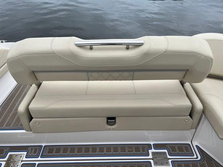 Regal 3300 Bowrider image