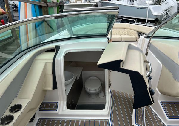 Regal 3300 Bowrider image