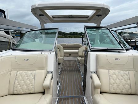 Regal 3300 Bowrider image