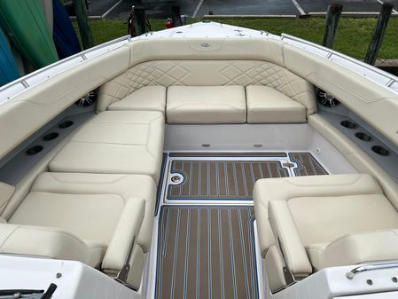 Regal 3300 Bowrider image