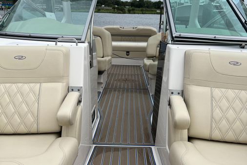 Regal 3300 Bowrider image