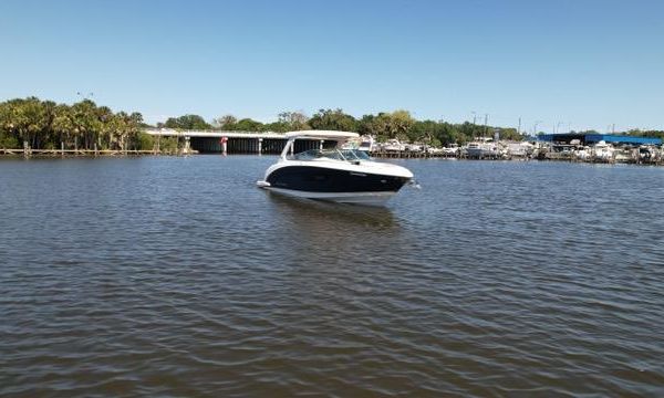 Regal 3300 Bowrider image