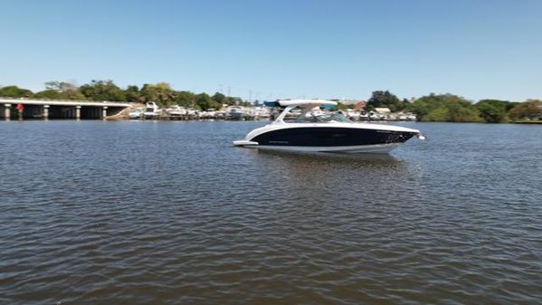 Regal 3300 Bowrider image