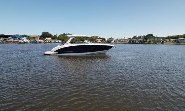 Regal 3300 Bowrider image