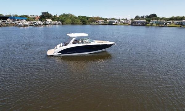 Regal 3300 Bowrider image