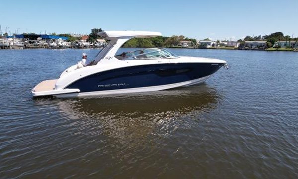 Regal 3300 Bowrider image