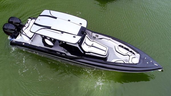 Renegade 33 Open 