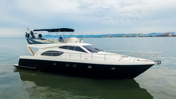 Ferretti Yachts 530