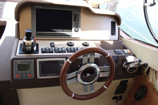 Azimut 38 image