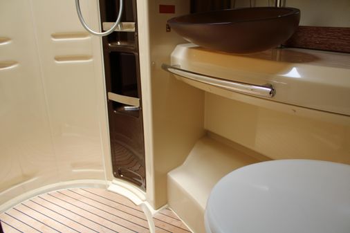 Azimut 38 image