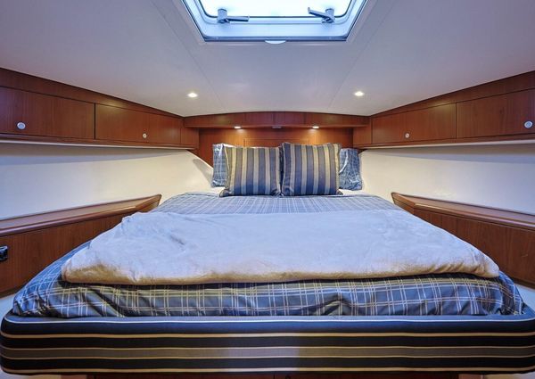 Cabo 40 Hardtop Express image