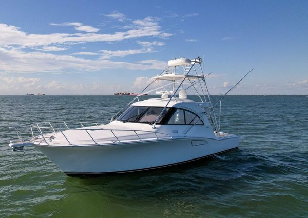 Cabo 40 Hardtop Express image