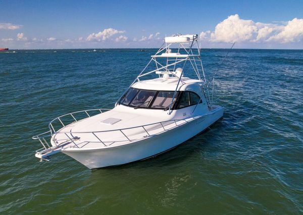 Cabo 40 Hardtop Express image