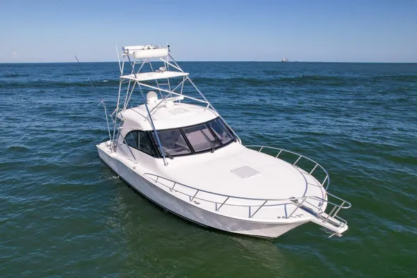 Cabo 40 Hardtop Express image