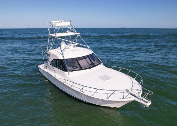 Cabo 40 Hardtop Express image