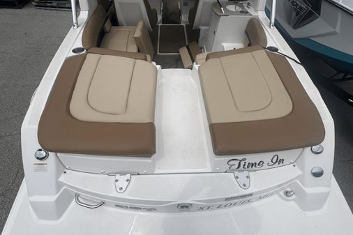 Sea Ray 250 SLX image