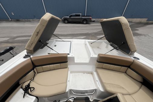 Sea Ray 250 SLX image