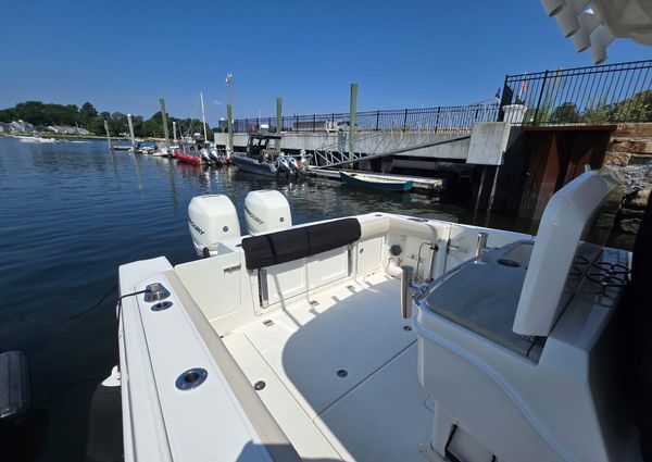 Boston Whaler 330 Outrage image