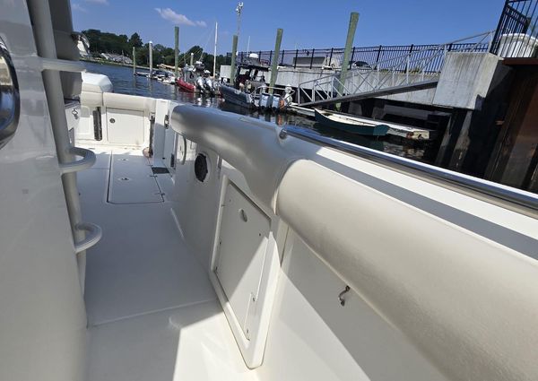 Boston Whaler 330 Outrage image