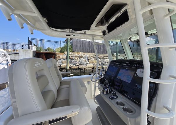 Boston Whaler 330 Outrage image