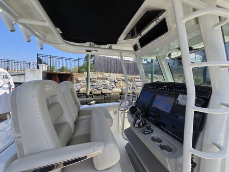 Boston Whaler 330 Outrage image