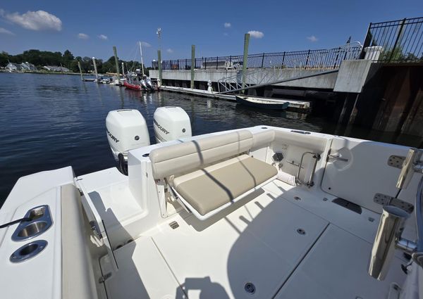 Boston Whaler 330 Outrage image