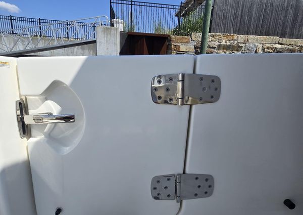 Boston Whaler 330 Outrage image