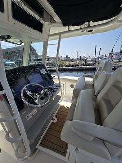 Boston Whaler 330 Outrage image