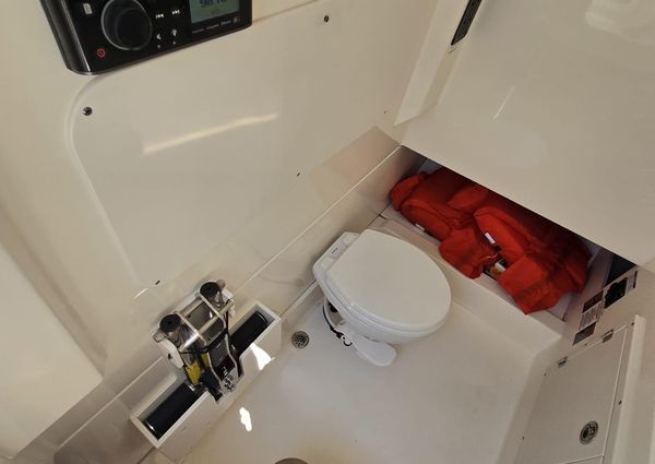 Boston Whaler 330 Outrage image