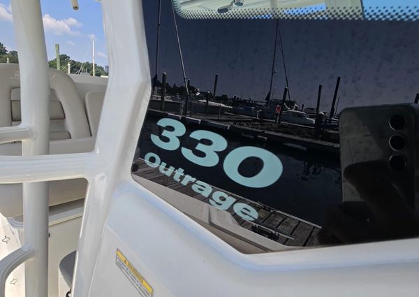 Boston Whaler 330 Outrage image