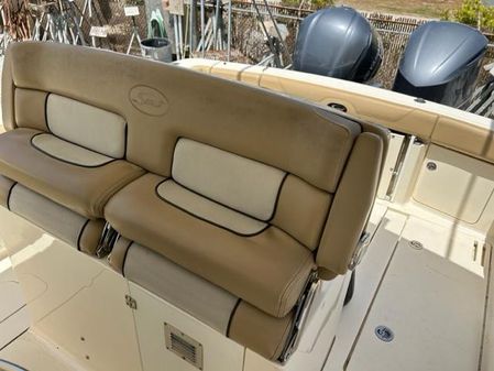 Scout 320-LXF-CENTER-CONSOLE image